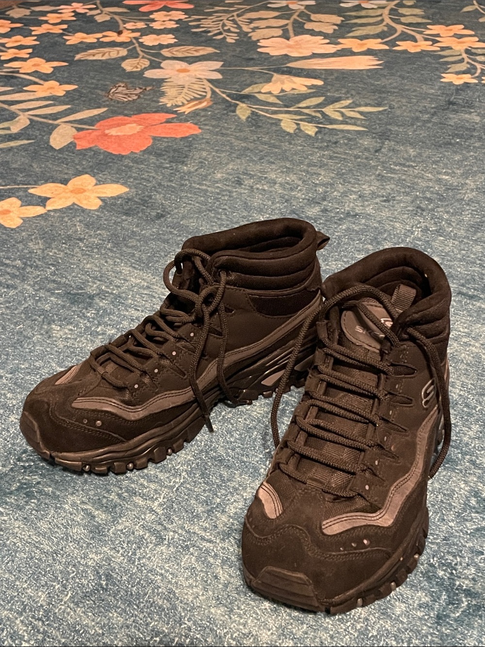 Women’s Black High-Top Athletic Hiking Shoes. Size 8.5